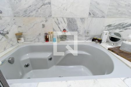 Apartamento à venda com 146m², 3 quartos e 1 vagaDetalhe do banheiro