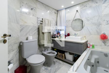 Apartamento à venda com 146m², 3 quartos e 1 vagaBanheiro da Suíte