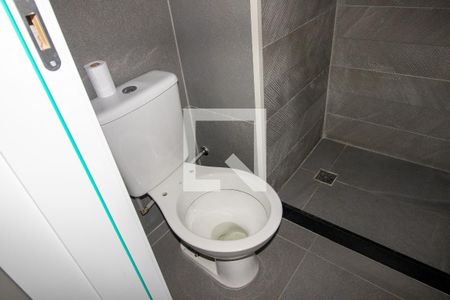 Banheiro de apartamento para alugar com 1 quarto, 35m² em Jacarepaguá, Rio de Janeiro