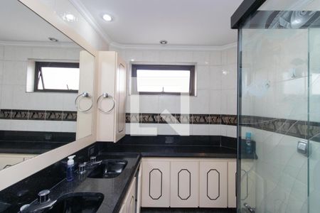 Apartamento à venda com 224m², 4 quartos e 4 vagasBanheiro da Suíte 2