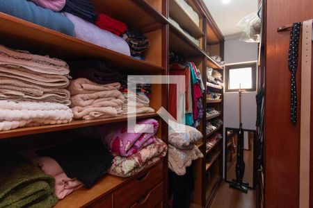 Apartamento à venda com 224m², 4 quartos e 4 vagasCloset