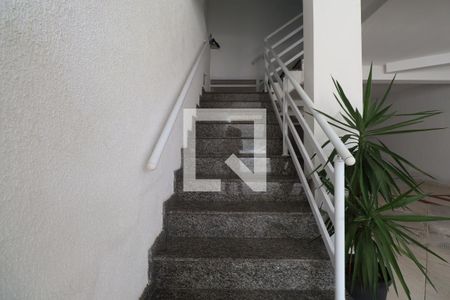 Apartamento à venda com 47m², 2 quartos e 1 vagaEscada