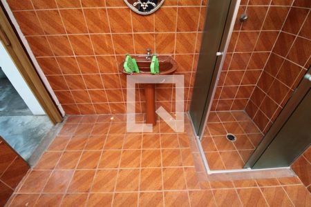 Casa à venda com 220m², 4 quartos e 1 vagaÁrea de Serviço - Banheiro