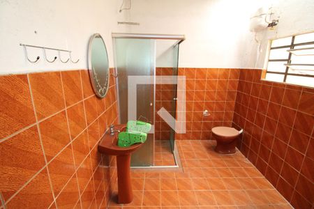 Casa à venda com 220m², 4 quartos e 1 vagaÁrea de Serviço - Banheiro