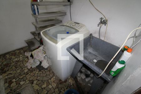 Casa à venda com 220m², 4 quartos e 1 vagaÁrea de Serviço