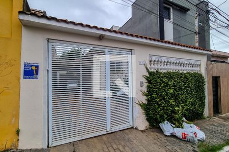 Casa para alugar com 200m², 2 quartos e 3 vagasFachada