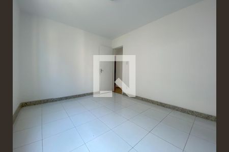 Quarto 1 de apartamento para alugar com 2 quartos, 58m² em Santa Rosa, Niterói