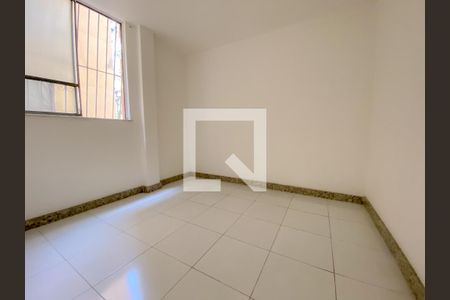 Quarto 2 de apartamento para alugar com 2 quartos, 58m² em Santa Rosa, Niterói