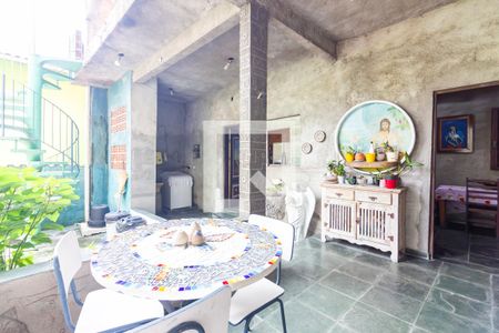 Casa à venda com 300m², 3 quartos e 2 vagasQuintal