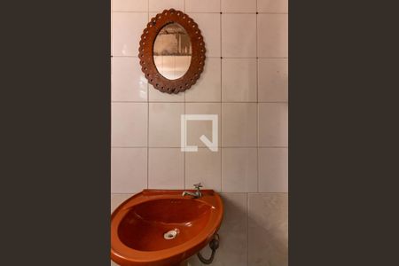 Casa à venda com 300m², 3 quartos e 2 vagasBanheiro 1