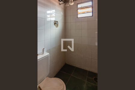 Casa à venda com 300m², 3 quartos e 2 vagasBanheiro 1