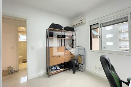 Quarto de apartamento para alugar com 2 quartos, 65m² em Passo da Areia, Porto Alegre