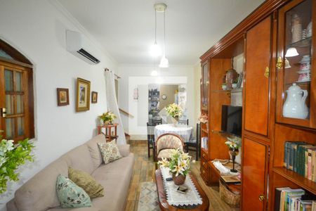 sala de casa para alugar com 3 quartos, 135m² em Nova Piam, Belford Roxo
