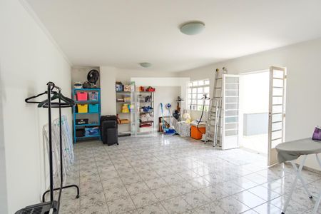 Casa à venda com 293m², 3 quartos e 5 vagasSuíte 2 / Lavanderia