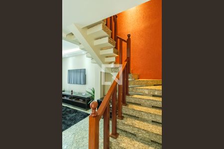 Casa à venda com 293m², 3 quartos e 5 vagasEscada