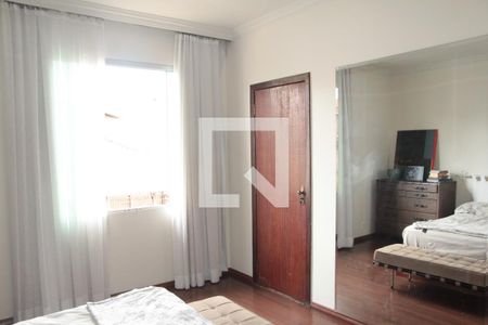 Casa à venda com 238m², 3 quartos e 3 vagasQuarto 2