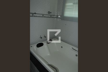 Casa à venda com 238m², 3 quartos e 3 vagasBanheiro Quarto 2