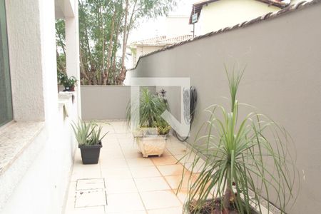 Casa à venda com 238m², 3 quartos e 3 vagasÁrea Externa