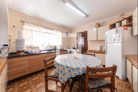 Casa à venda com 263m², 4 quartos e 3 vagasCozinha