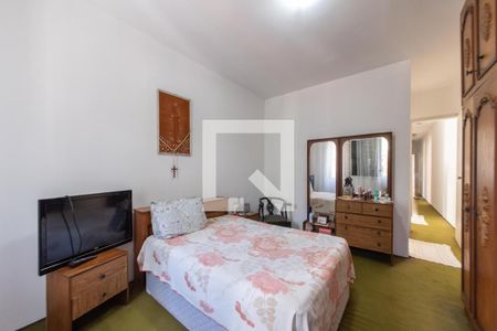 Casa à venda com 263m², 4 quartos e 3 vagasSuíte 2