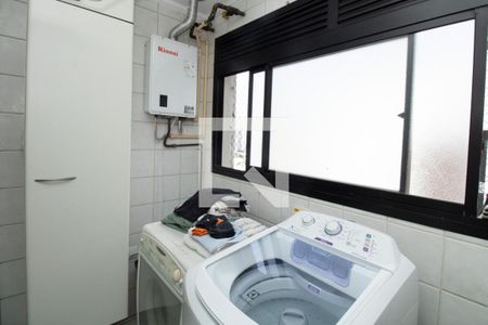 Apartamento à venda com 193m², 4 quartos e 3 vagasÁrea de serviço - armário , máquinas, aquecedor a gás