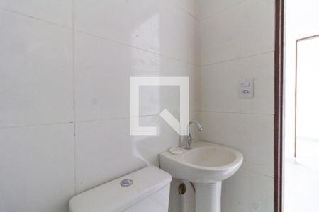Banheiro de casa para alugar com 1 quarto, 44m² em Cipava, Osasco