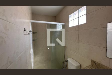 Banheiro da Suíte de casa de condomínio para alugar com 3 quartos, 150m² em Recreio dos Bandeirantes, Rio de Janeiro