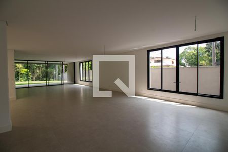 Casa à venda com 861m², 4 quartos e 6 vagasSala