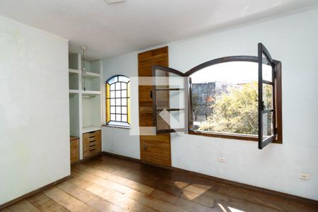 Casa à venda com 250m², 4 quartos e 6 vagas Casa à venda com 250m², 4 quartos e 6 vagasSuíte