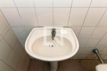 Casa à venda com 250m², 4 quartos e 6 vagas Casa à venda com 250m², 4 quartos e 6 vagasBanheiro 2