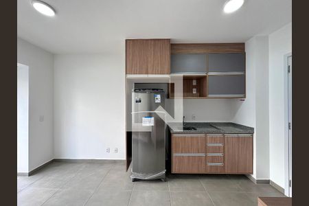 Sala/Cozinha de apartamento para alugar com 1 quarto, 35m² em Campo Belo, São Paulo