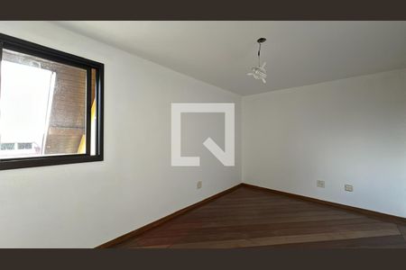 Sala de estar de casa para alugar com 4 quartos, 360m² em Xaxim, Curitiba