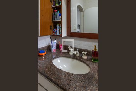 Banheiro de casa para alugar com 3 quartos, 108m² em Vila Lúcia, São Paulo