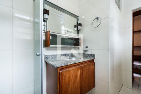 Banheiro suíte de casa para alugar com 4 quartos, 217m² em Aparecida, Santos