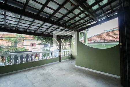 Casa à venda com 260m², 3 quartos e 1 vaga Casa à venda com 260m², 3 quartos e 1 vagaVaranda