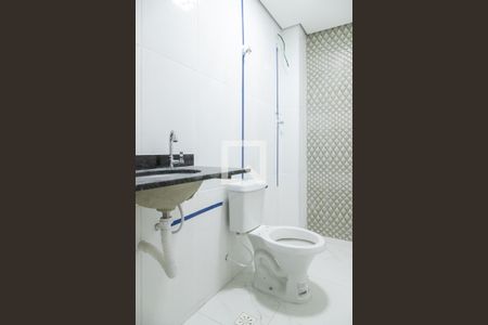 Banheiro de apartamento à venda com 1 quarto, 33m² em Parque das Paineiras, São Paulo