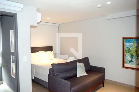 Quarto/Sala conjugados de apartamento para alugar com 1 quarto, 53m² em Pinheiros, São Paulo