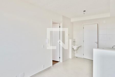 Sala / Cozinha de apartamento para alugar com 1 quarto, 24m² em Vila Claudia, São Paulo
