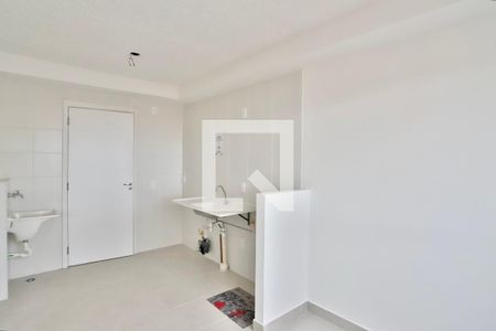 Sala / Cozinha de apartamento para alugar com 1 quarto, 24m² em Vila Claudia, São Paulo