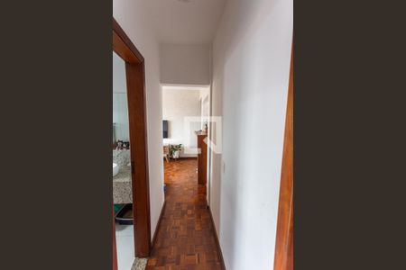 Corredor de apartamento à venda com 2 quartos, 55m² em Esplanada, Belo Horizonte