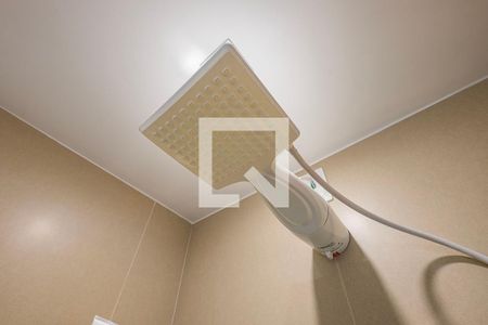Banheiro de kitnet/studio para alugar com 1 quarto, 25m² em Pinheiros, São Paulo