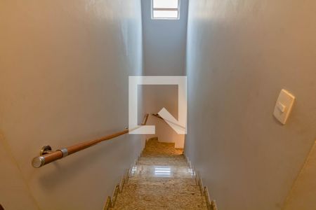 Escada de casa à venda com 3 quartos, 140m² em Jardim Oriental, São Paulo