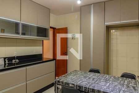 Casa à venda com 140m², 3 quartos e 2 vagasCozinha