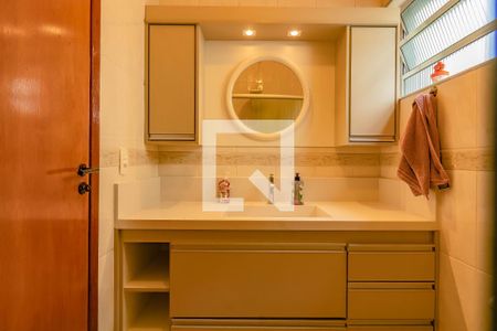 Casa à venda com 140m², 3 quartos e 2 vagasBanheiro