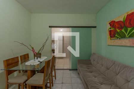 Sala de apartamento para alugar com 3 quartos, 71m² em Heliópolis, Belo Horizonte