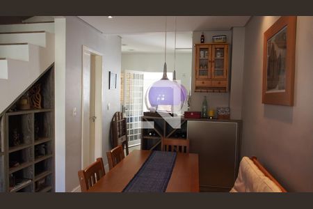 Sala de casa de condomínio para alugar com 2 quartos, 74m² em Medeiros, Jundiaí