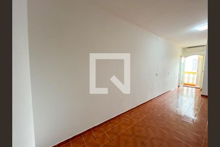 Casa à venda com 90m², 3 quartos e 2 vagasSuíte