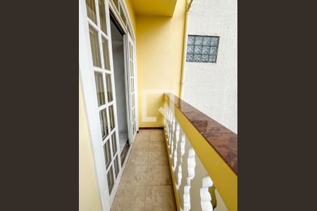 Casa à venda com 90m², 3 quartos e 2 vagasSacada da Sala