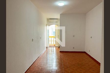 Casa à venda com 90m², 3 quartos e 2 vagasSuíte