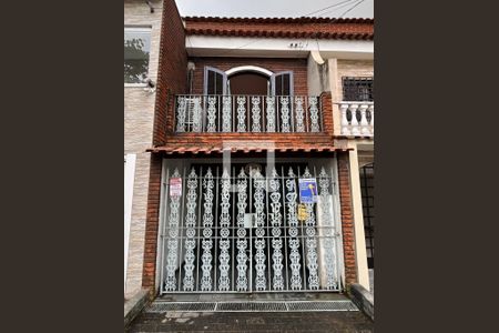 Casa à venda com 90m², 3 quartos e 2 vagasFachada